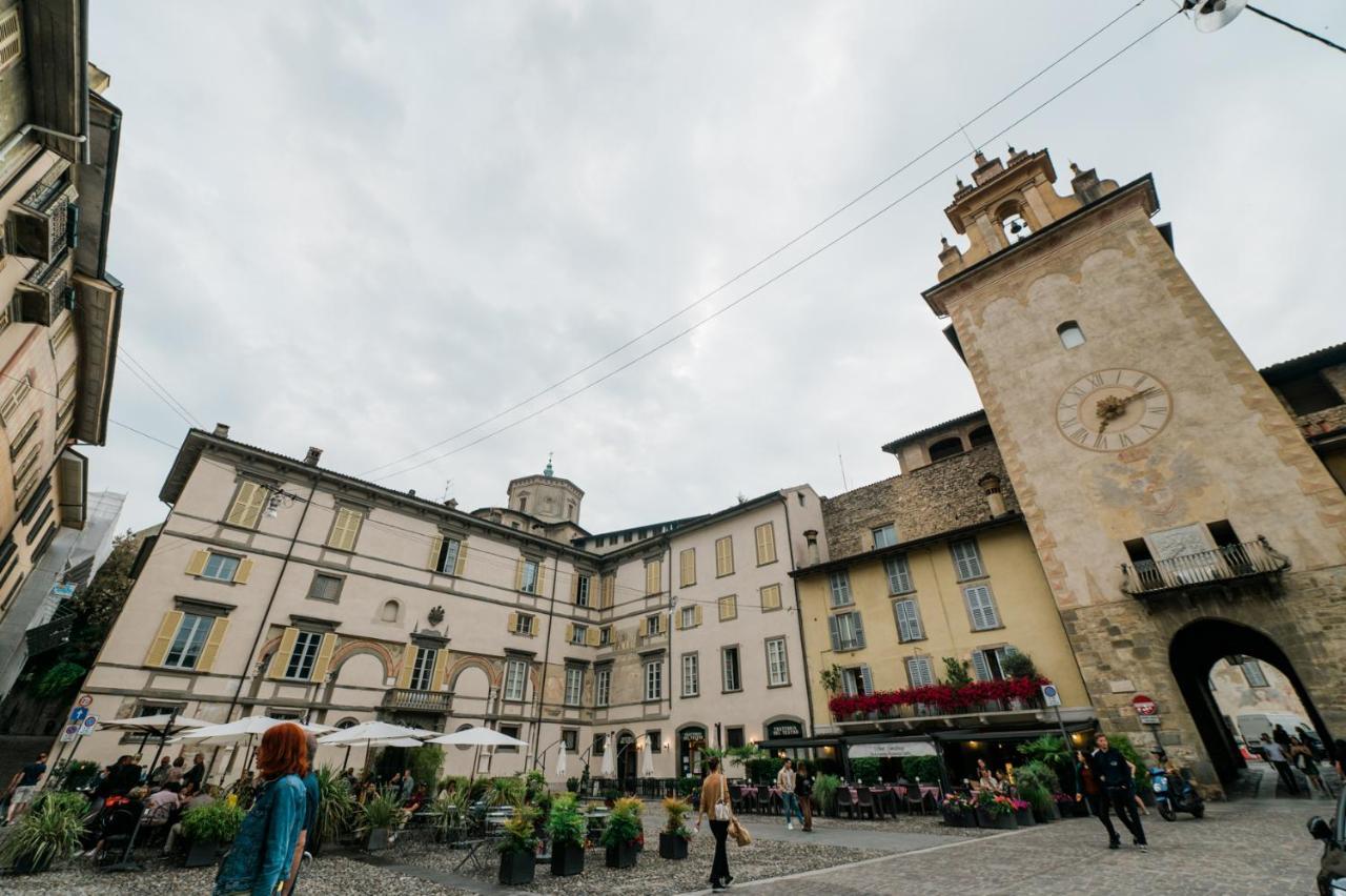 Old Town Square Appartement Bergamo Buitenkant foto